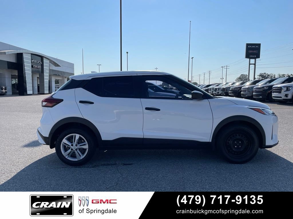 Used 2023 Nissan Kicks S FWD image 9