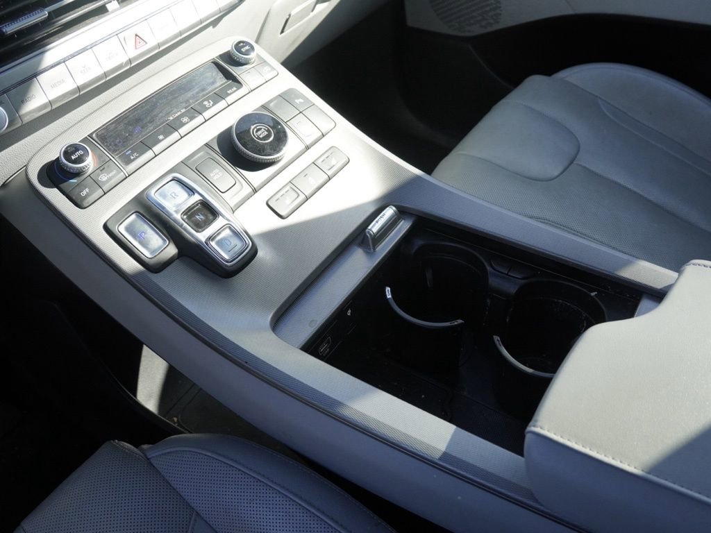 Used 2020 Hyundai Palisade SEL w/ Premium Package image 18