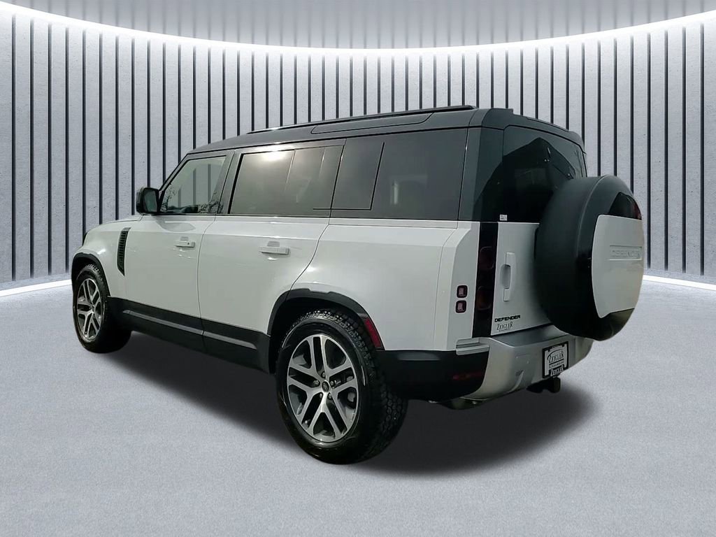 Used 2025 Land Rover Defender 110 S image 11