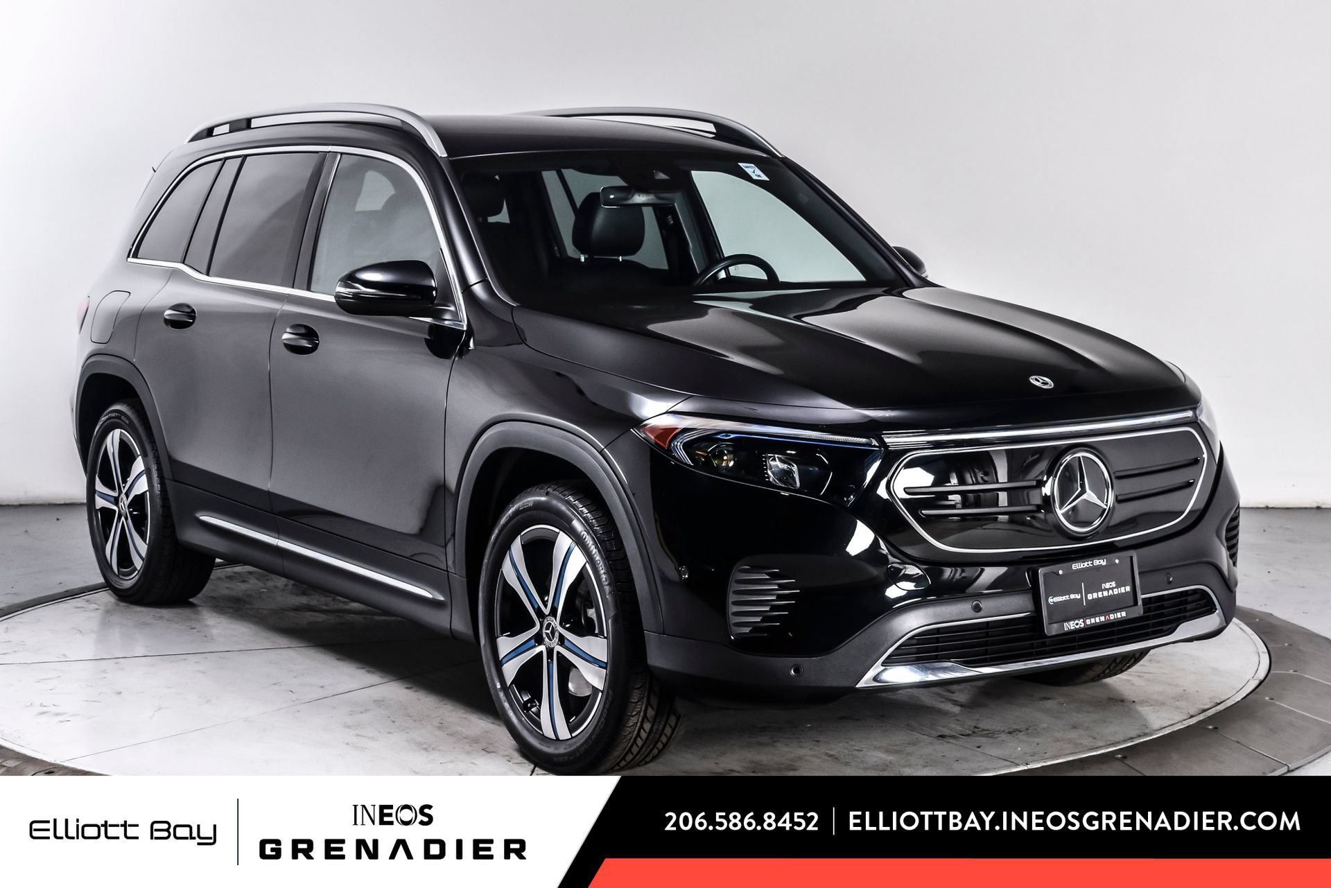 Used 2023 Mercedes-Benz EQB 300 4MATIC image 1