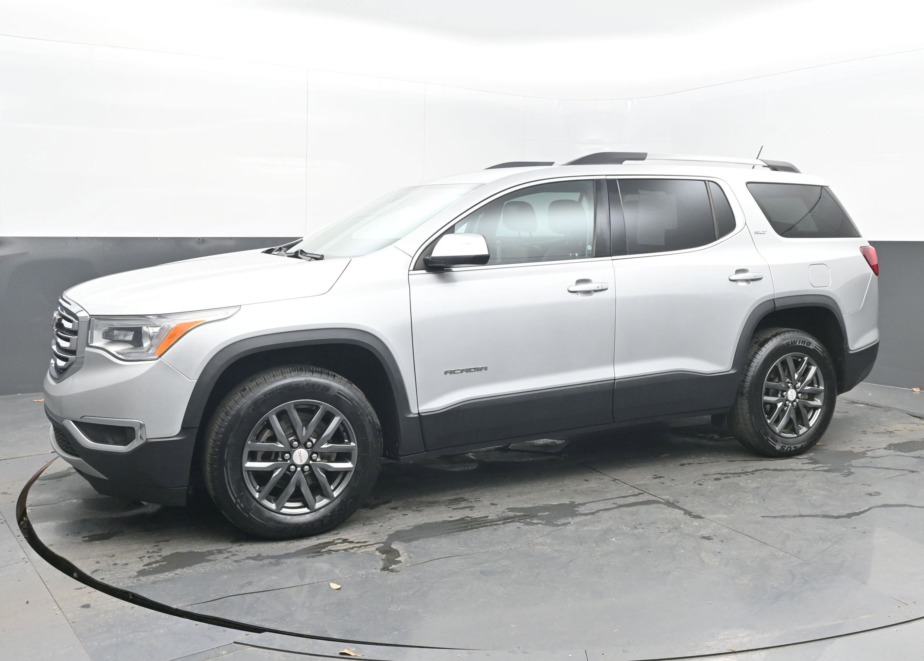 Used 2019 GMC Acadia SLT image 4