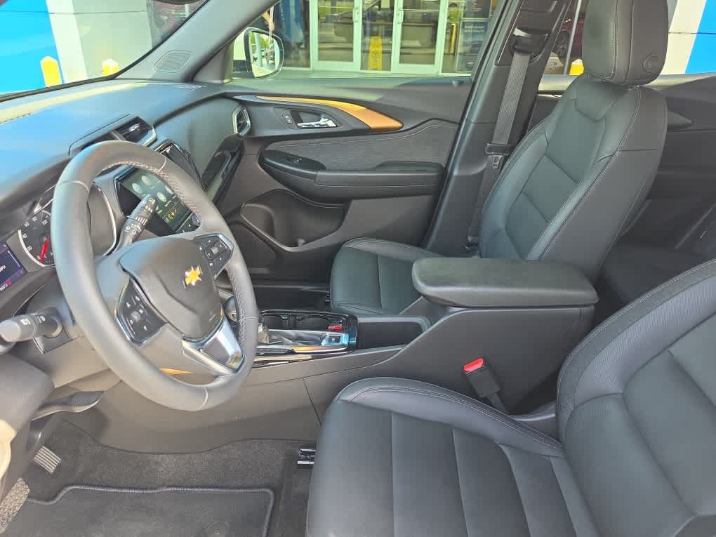 Used 2021 Chevrolet TrailBlazer ACTIV w/ Technology Package FWD image 21