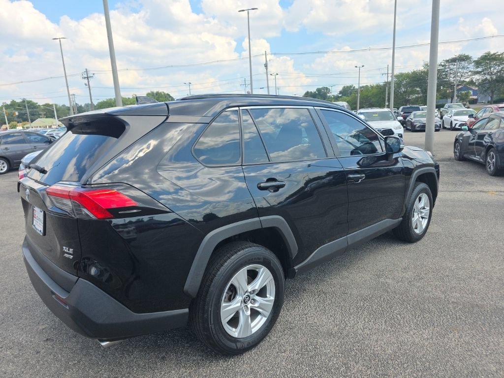 Used 2020 Toyota RAV4 XLE w/ Convenience Package AWD/4WD image 5