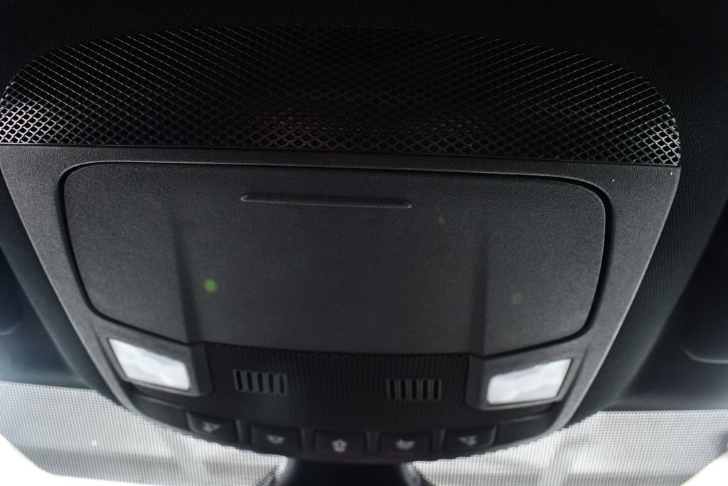 Used 2022 Ford Edge ST image 32