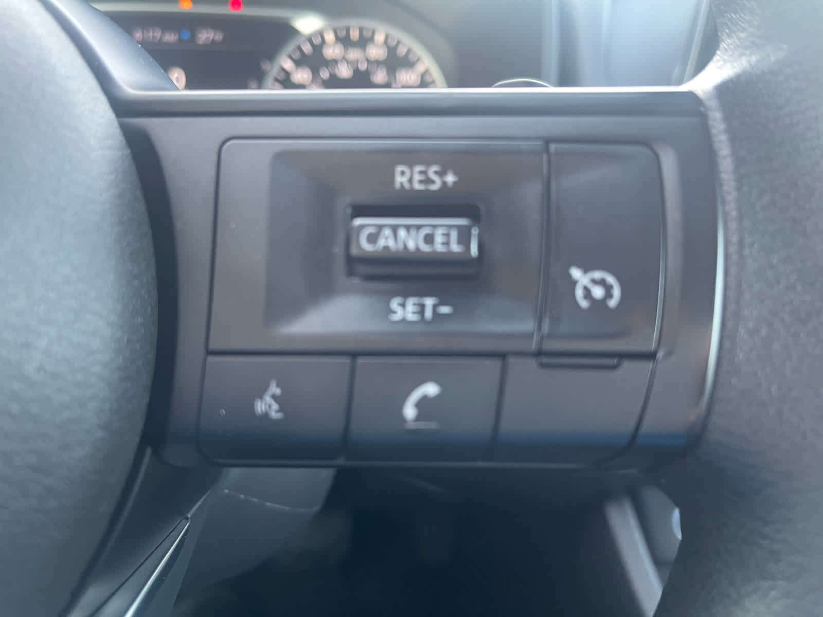 Used 2023 Nissan Rogue S image 24