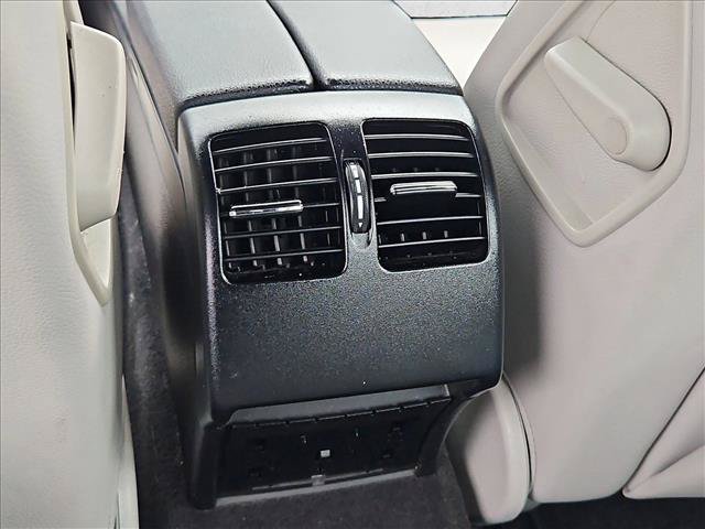 Used 2014 Mercedes-Benz C 250 Sedan image 17