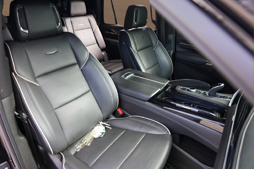 Used 2023 Cadillac Escalade Sport w/ Touring Package AWD/4WD image 32