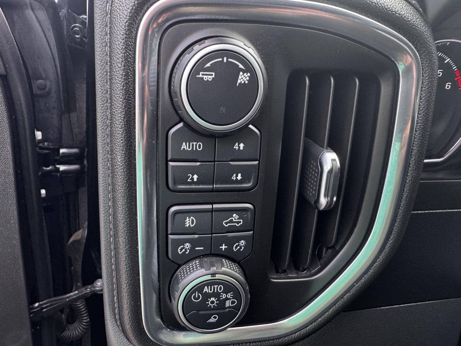 Certified 2019 Chevrolet Silverado 1500 LTZ w/ LTZ Plus Package AWD/4WD image 24