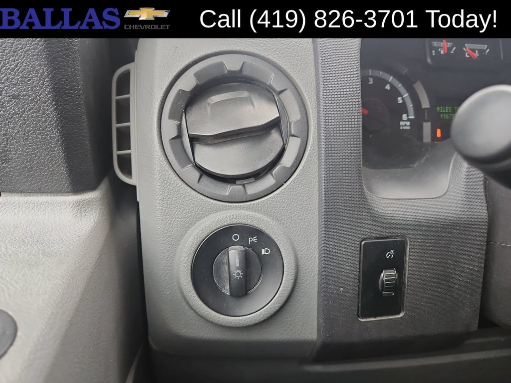 Used 2011 Ford E-350 and Econoline 350 XLT RWD image 18