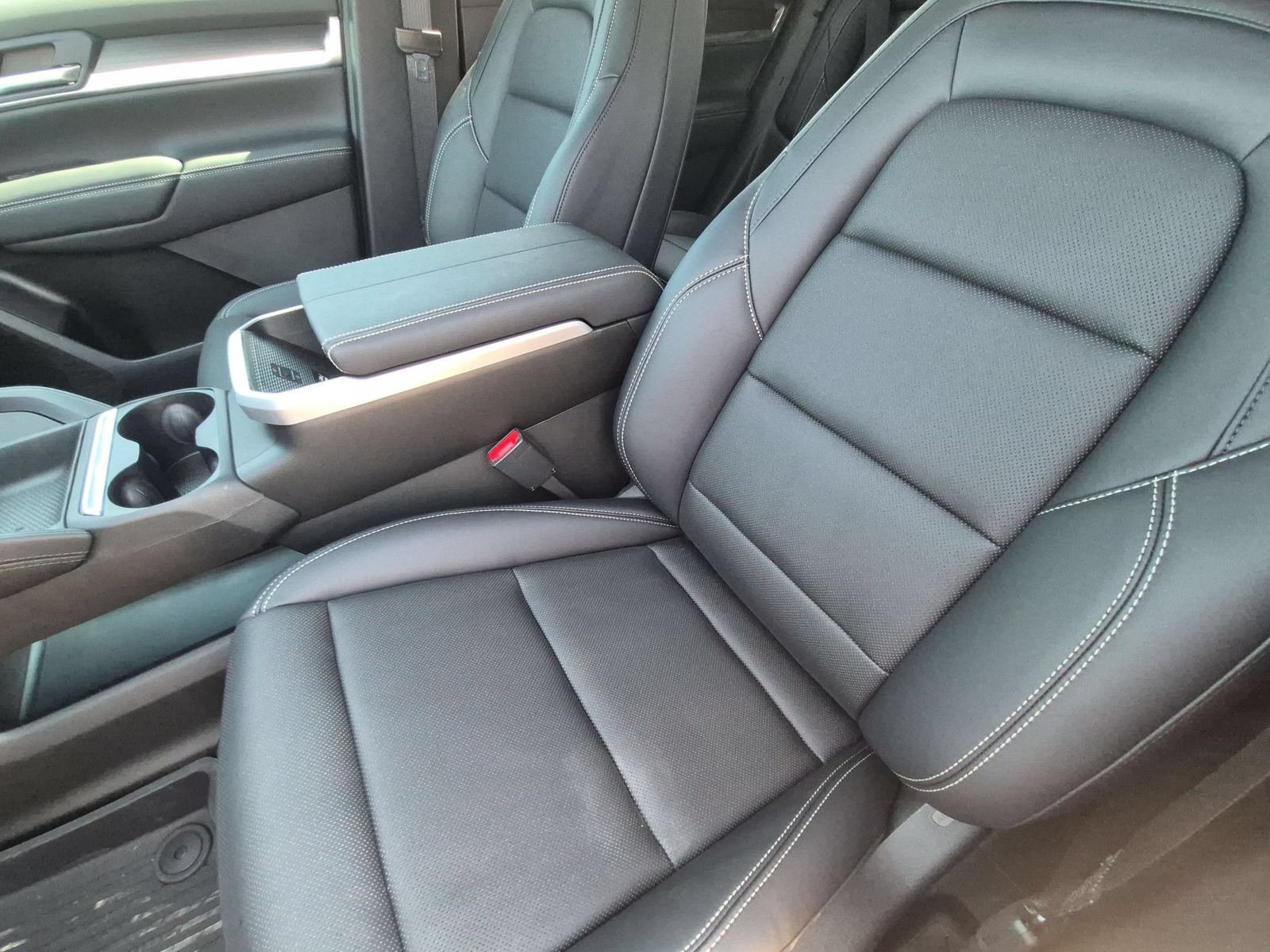 New 2027 GMC Terrain Elevation w/ Elevation Premium Package FWD image 24