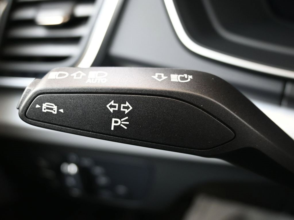 Certified 2025 Audi Q5 2.0T Premium w/ Convenience Plus Package image 28