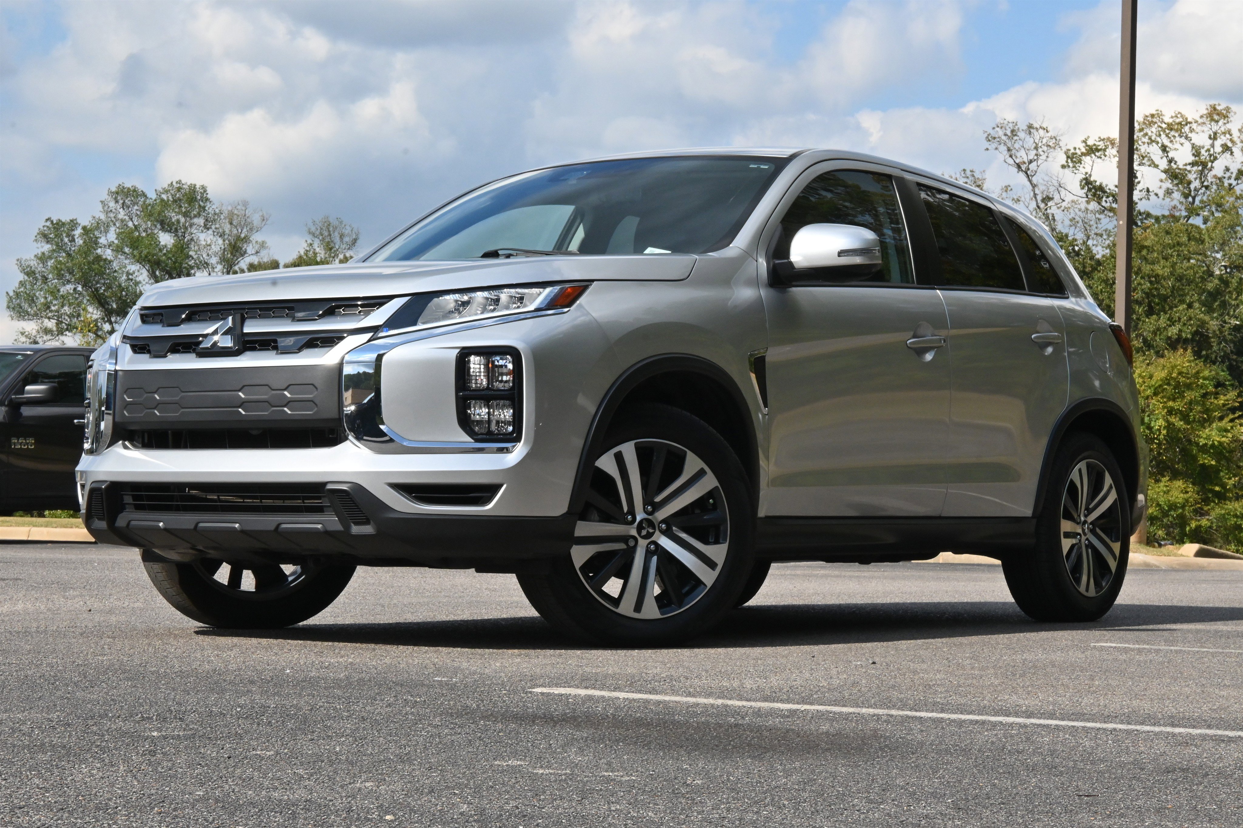 Used 2023 Mitsubishi Outlander Sport SE image 4