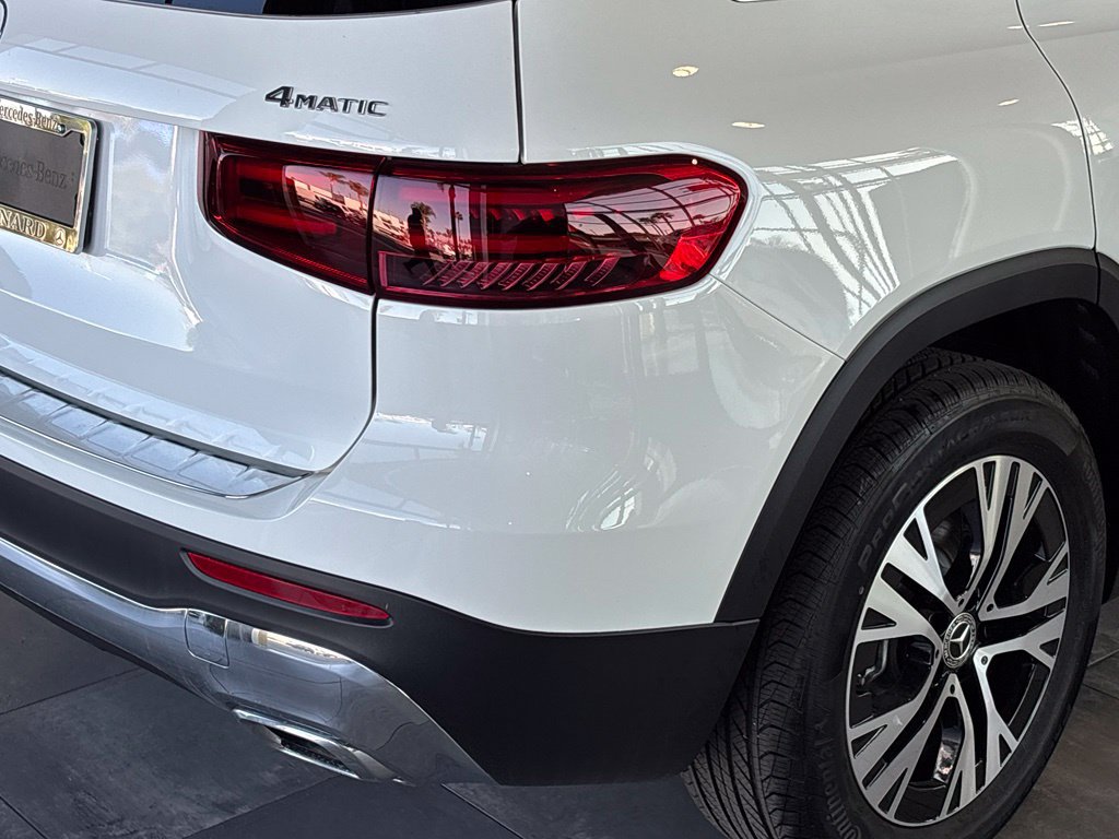 New 2026 Mercedes-Benz GLB 250 4MATIC image 5