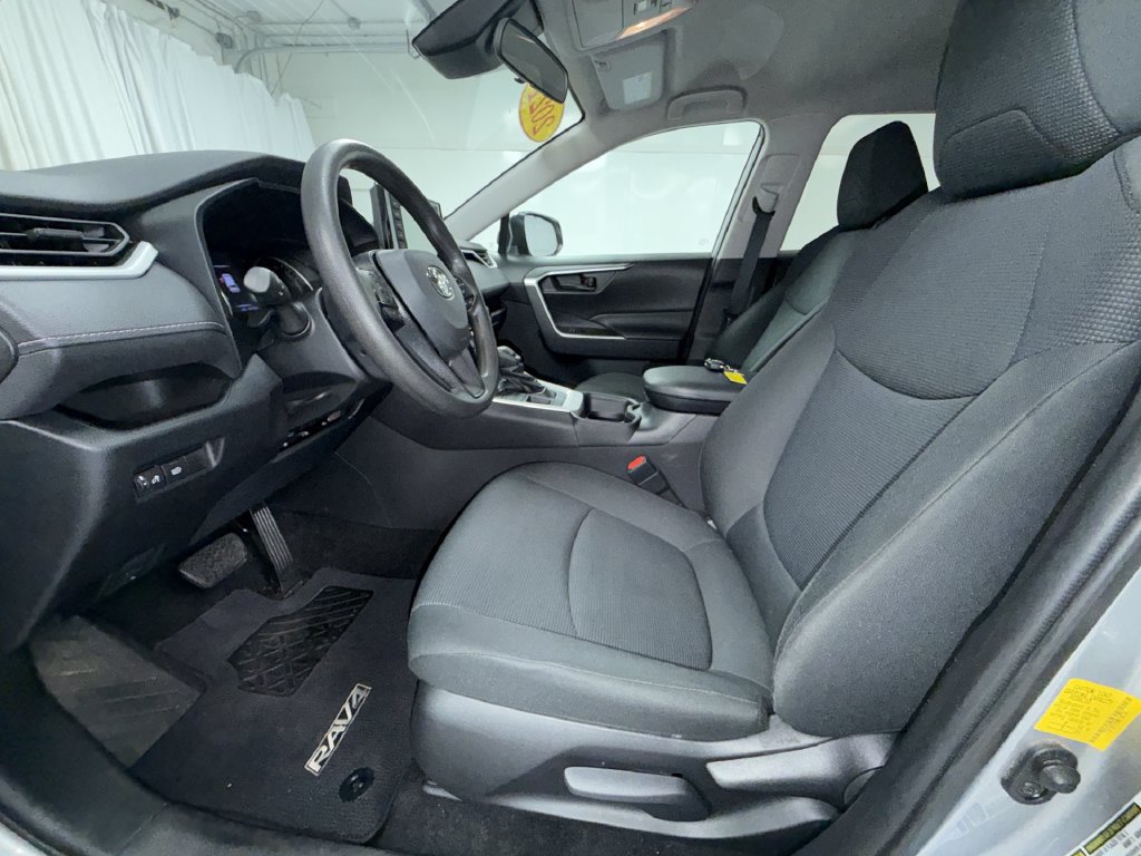 Certified 2021 Toyota RAV4 LE w/ Carpet Mat Package (TMS) AWD/4WD image 13