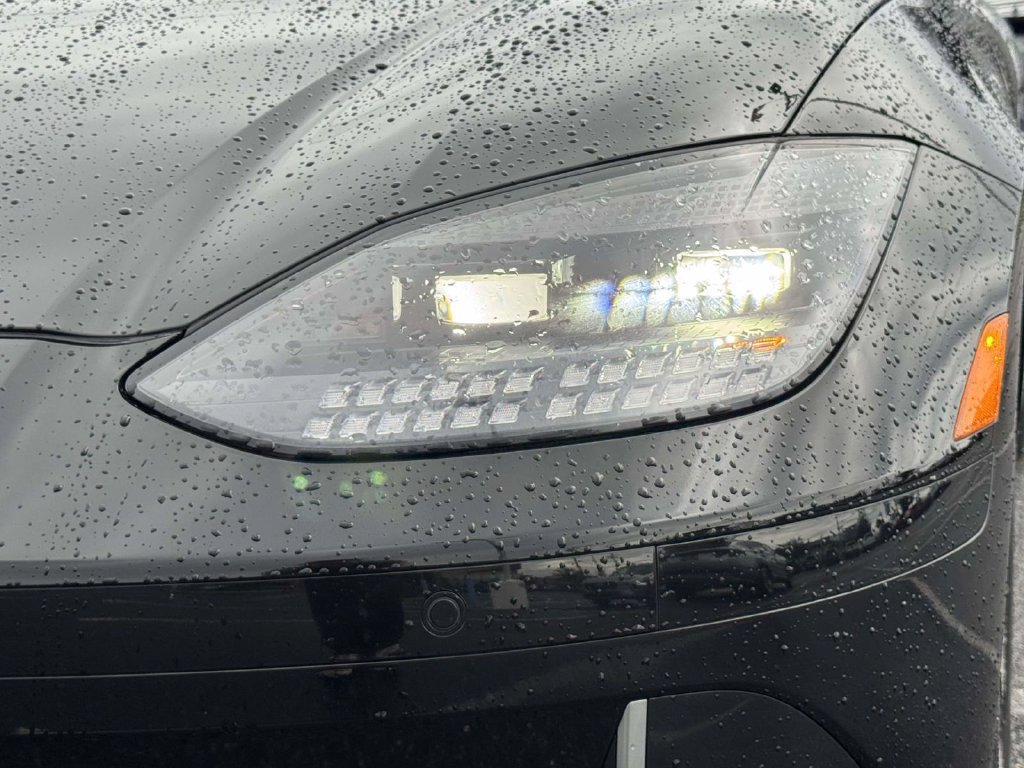 Used 2023 Hyundai Ioniq 6 SE AWD/4WD image 10