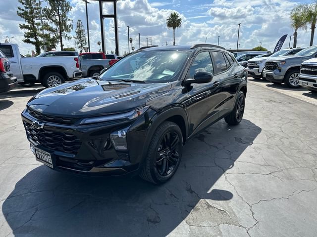 Certified 2025 Chevrolet Trax ACTIV w/ Driver Confidence Package FWD image 3