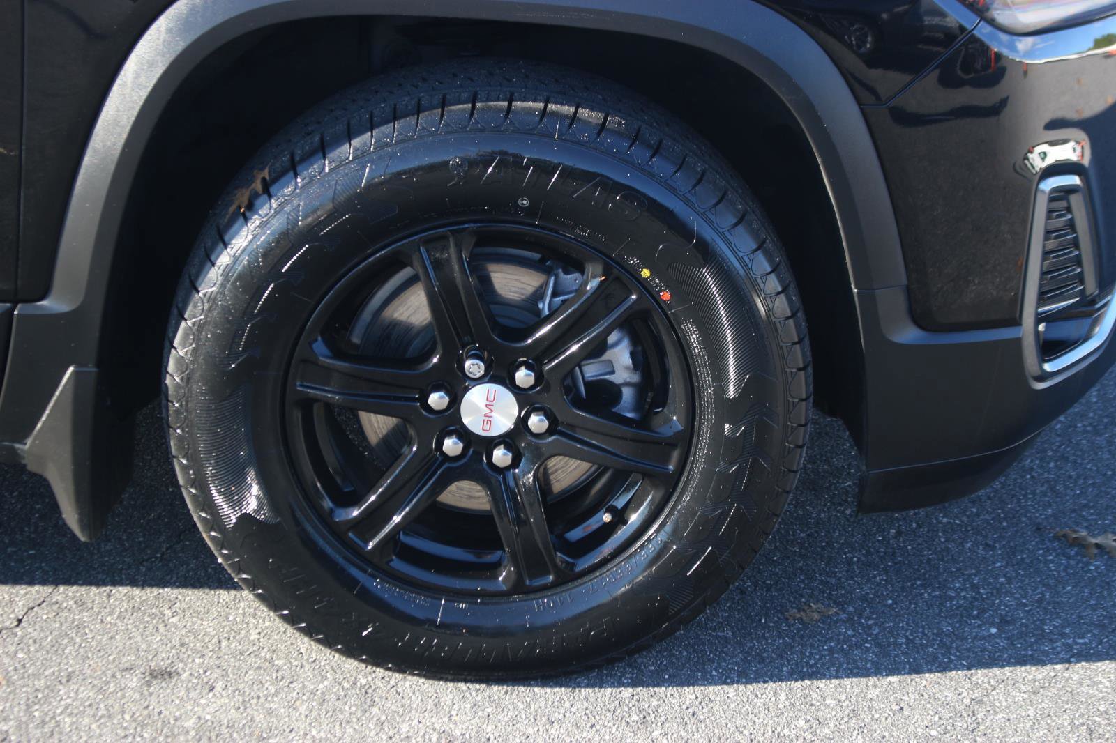 Used 2022 GMC Acadia AT4 w/ Technology Package image 40