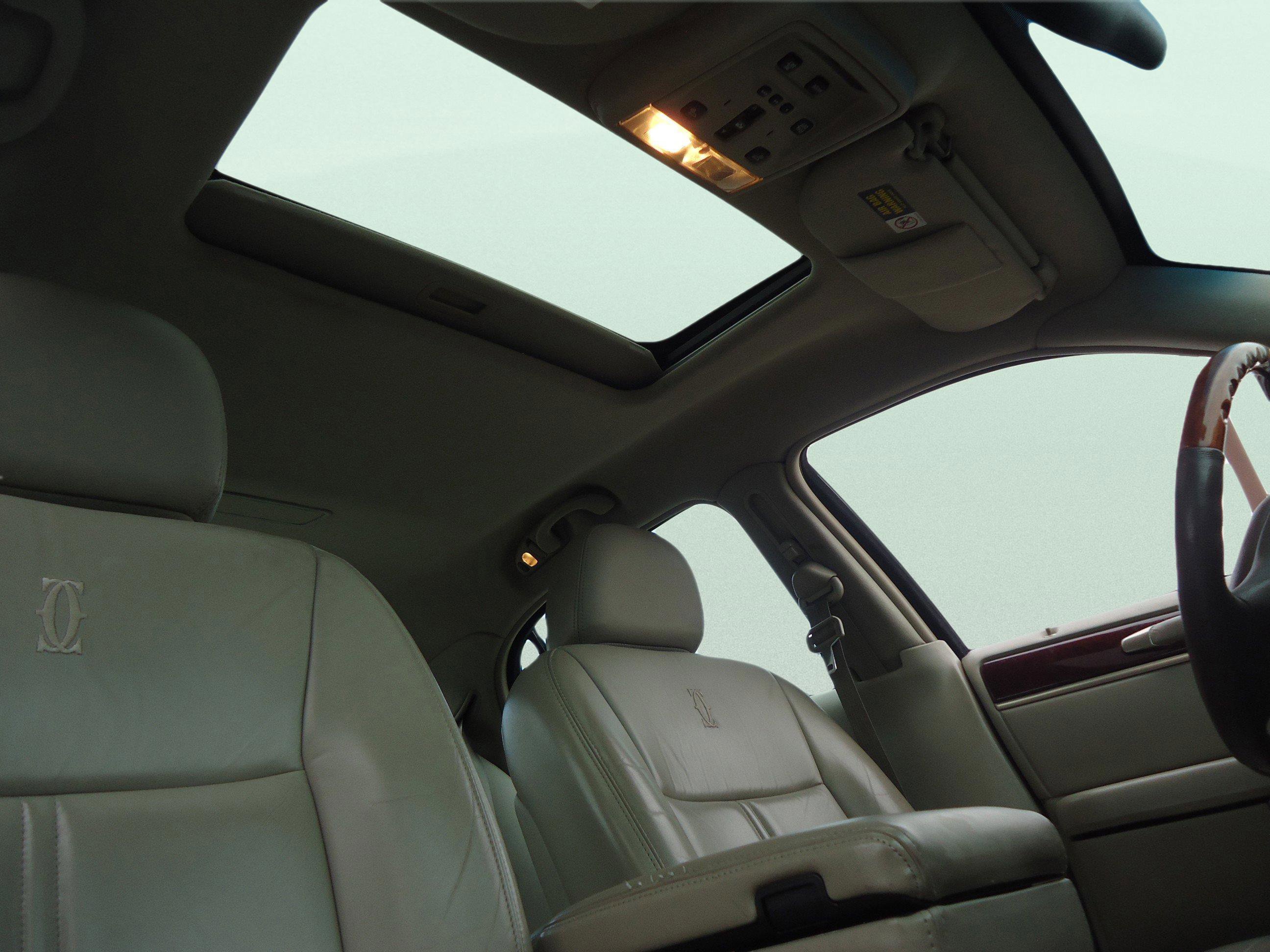 Used 2003 Lincoln Town Car Cartier image 24