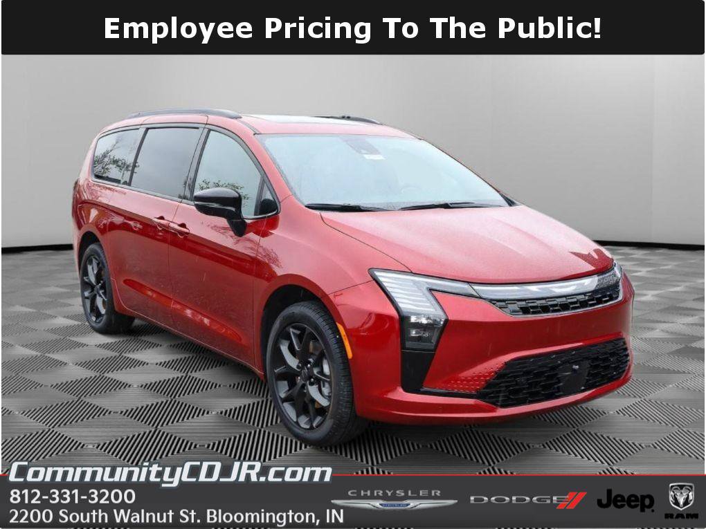New 2027 Chrysler Pacifica Limited w/ S Appearance Package
