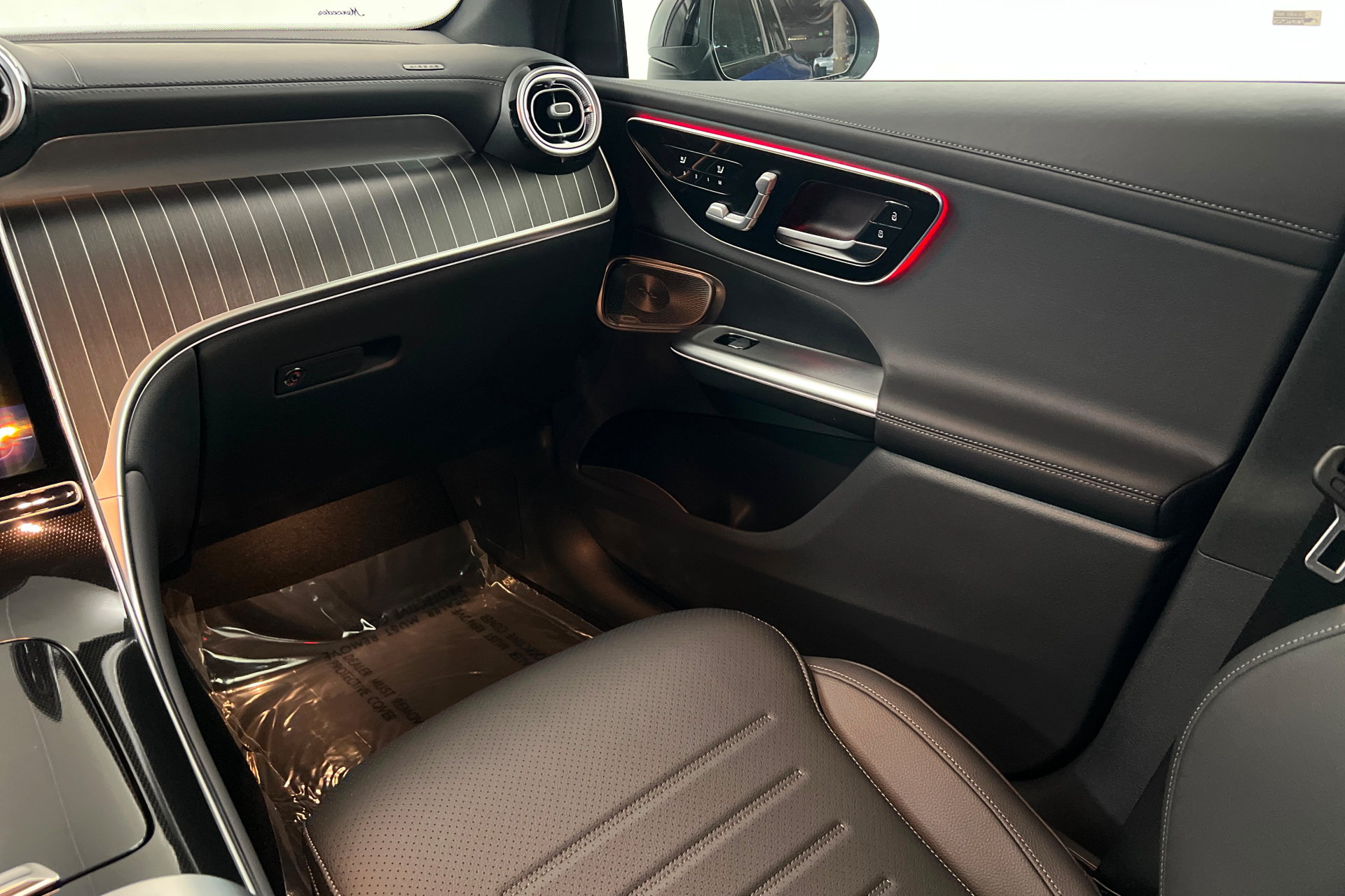 New 2027 Mercedes-Benz GLC 300 4MATIC image 10