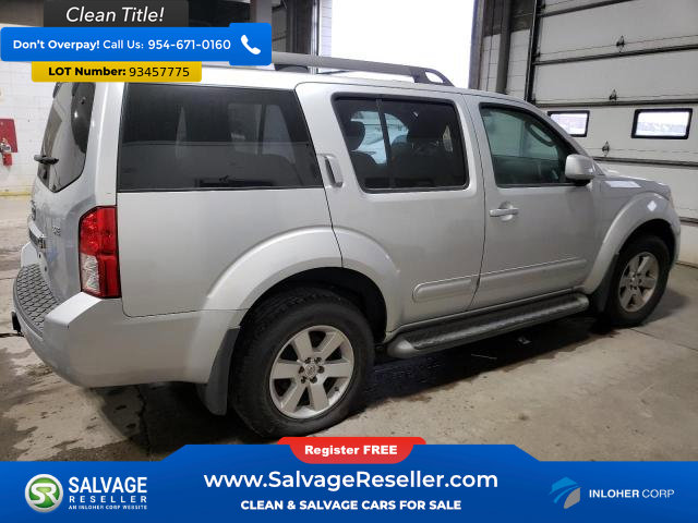 Used 2010 Nissan Pathfinder SE image 4