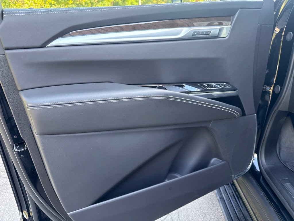 Used 2026 Cadillac Escalade Platinum Sport w/ LPO, Floor Liner Package AWD/4WD image 23