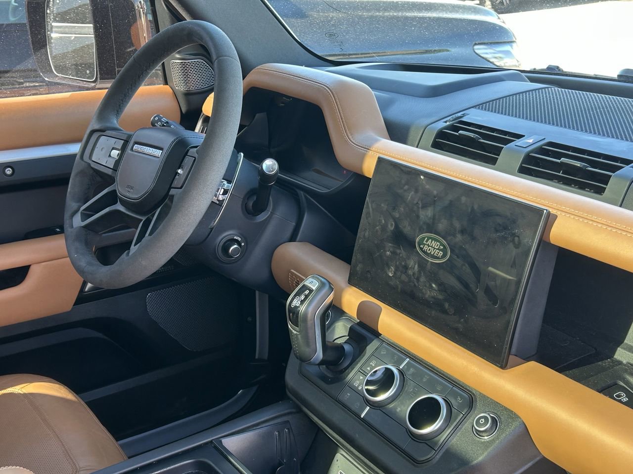 Used 2023 Land Rover Defender 110 V8 image 7