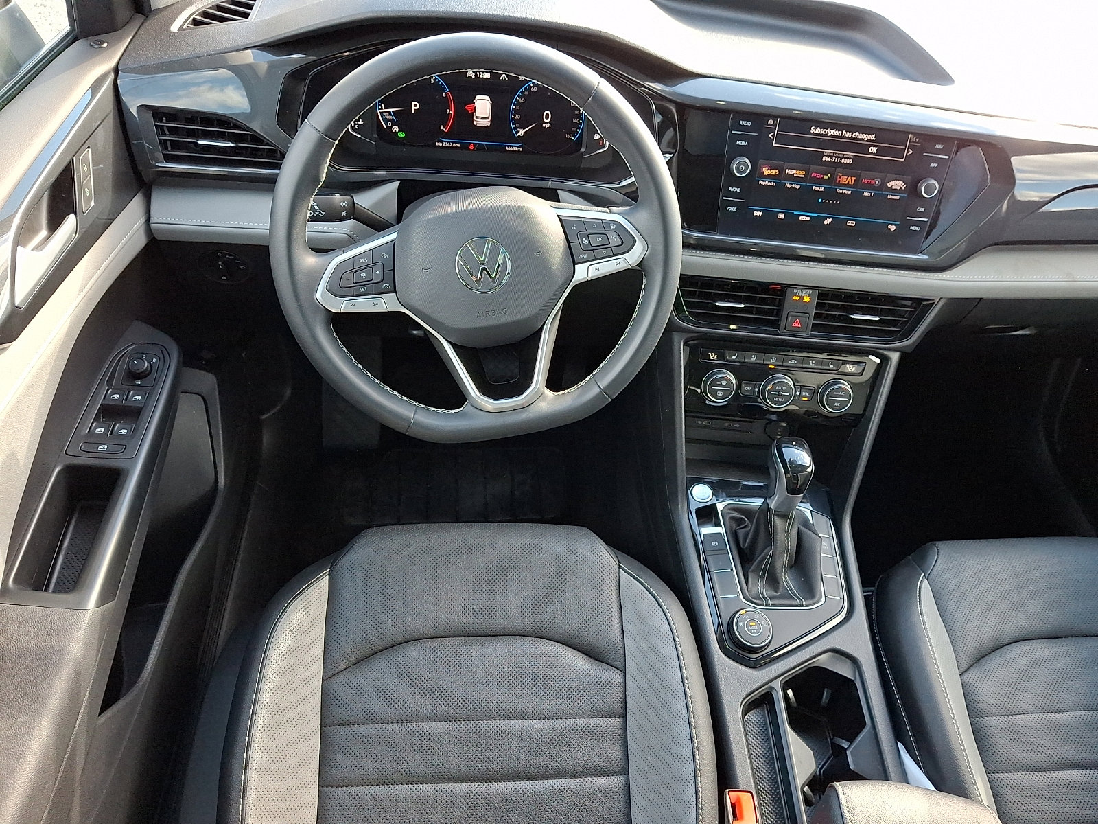 Used 2022 Volkswagen Taos SEL image 12