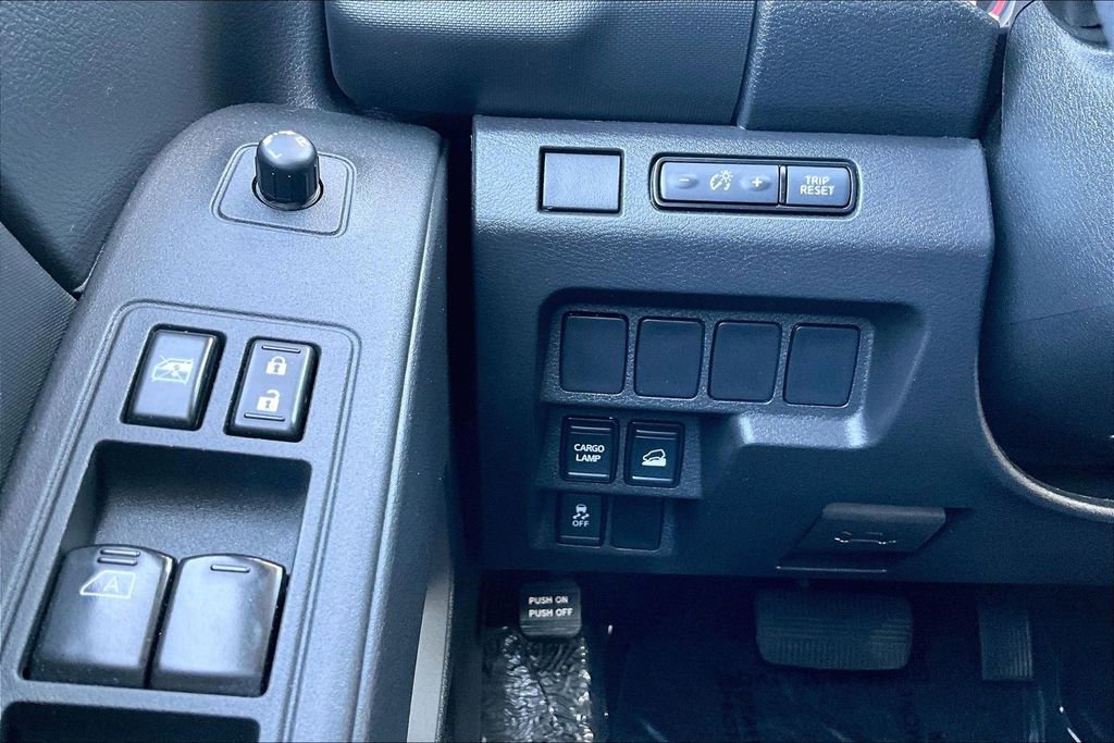 Used 2023 Nissan Frontier SV w/ Tow Package image 16