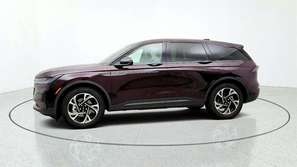 Used 2024 Lincoln Nautilus Premier w/ Equipment Group 102A AWD/4WD image 8