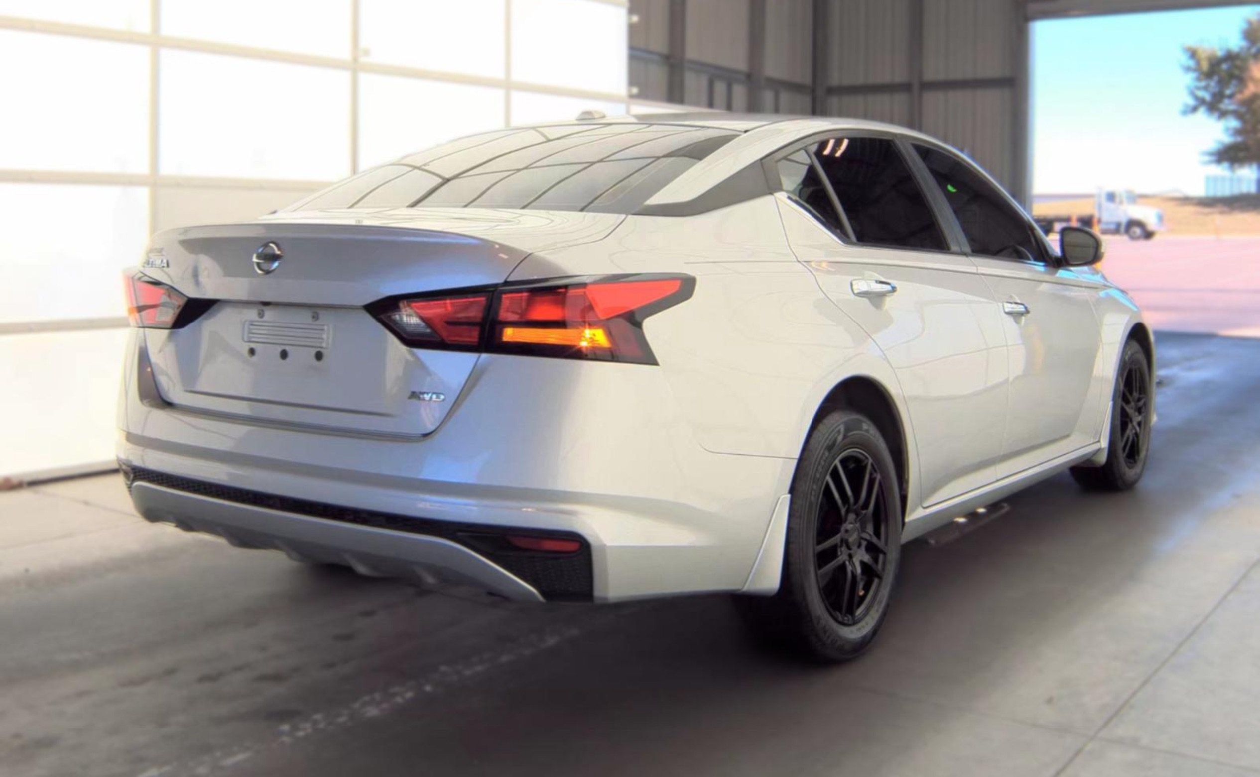 Used 2019 Nissan Altima 2.5 S AWD/4WD image 3