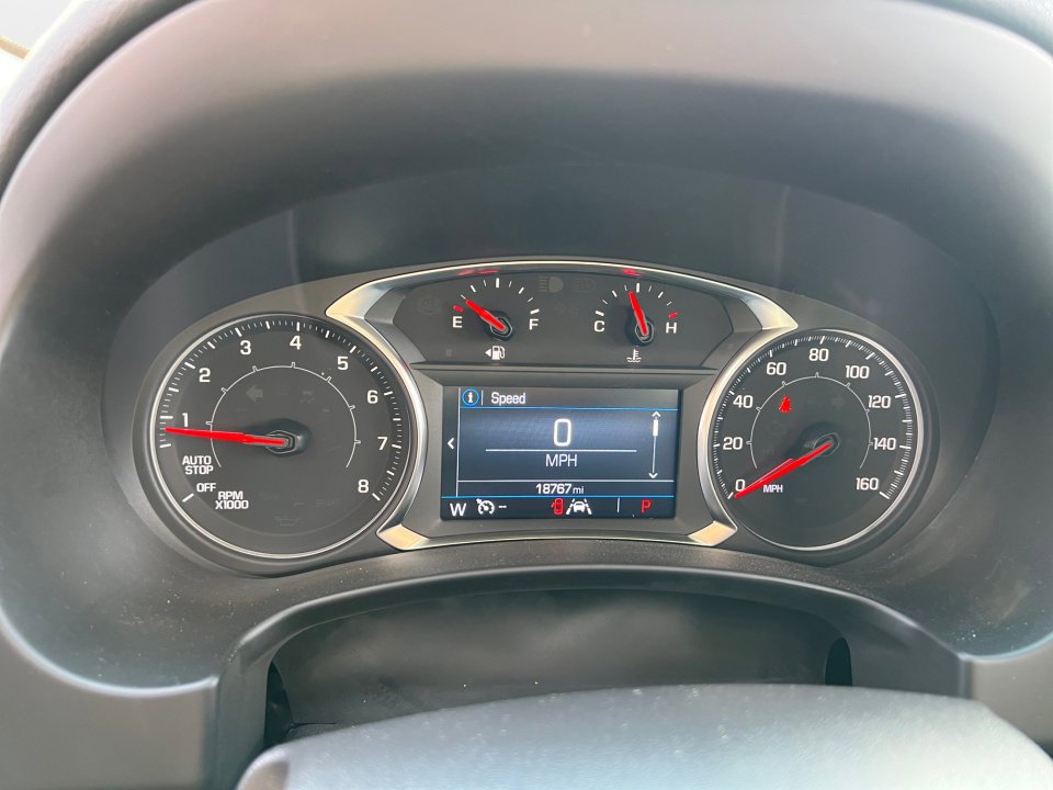 Used 2024 GMC Terrain SLE w/ Driver Convenience Package FWD image 11