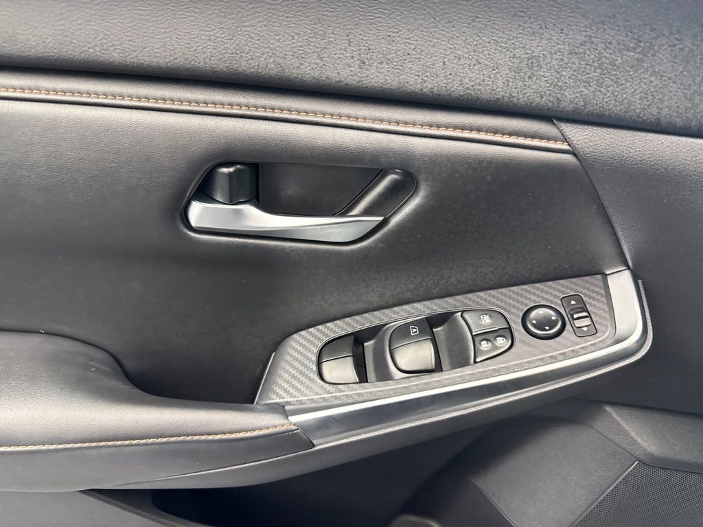 Used 2023 Nissan Sentra SR w/ Lighting Package FWD image 10