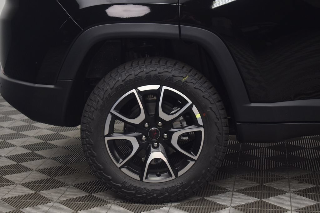 New 2026 Jeep Compass Trailhawk w/ Sun, Sound & Navigation Group AWD/4WD image 8