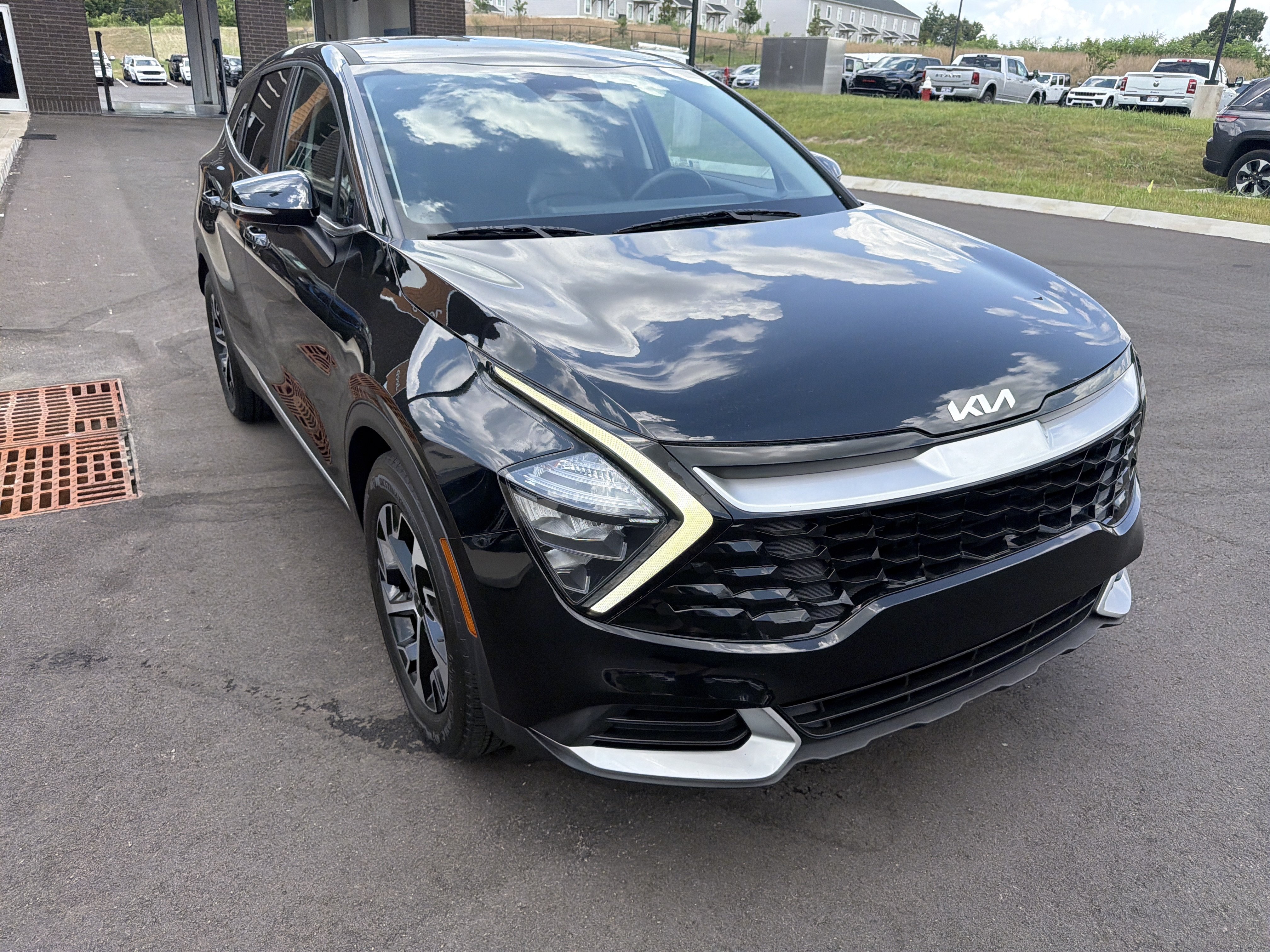 Used 2023 Kia Sportage EX FWD image 7