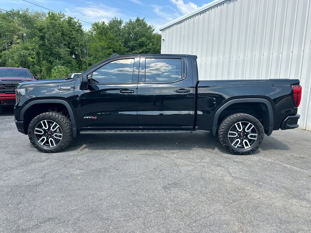 Used 2024 GMC Sierra 1500 AT4 w/ AT4 Premium Package AWD/4WD image 9