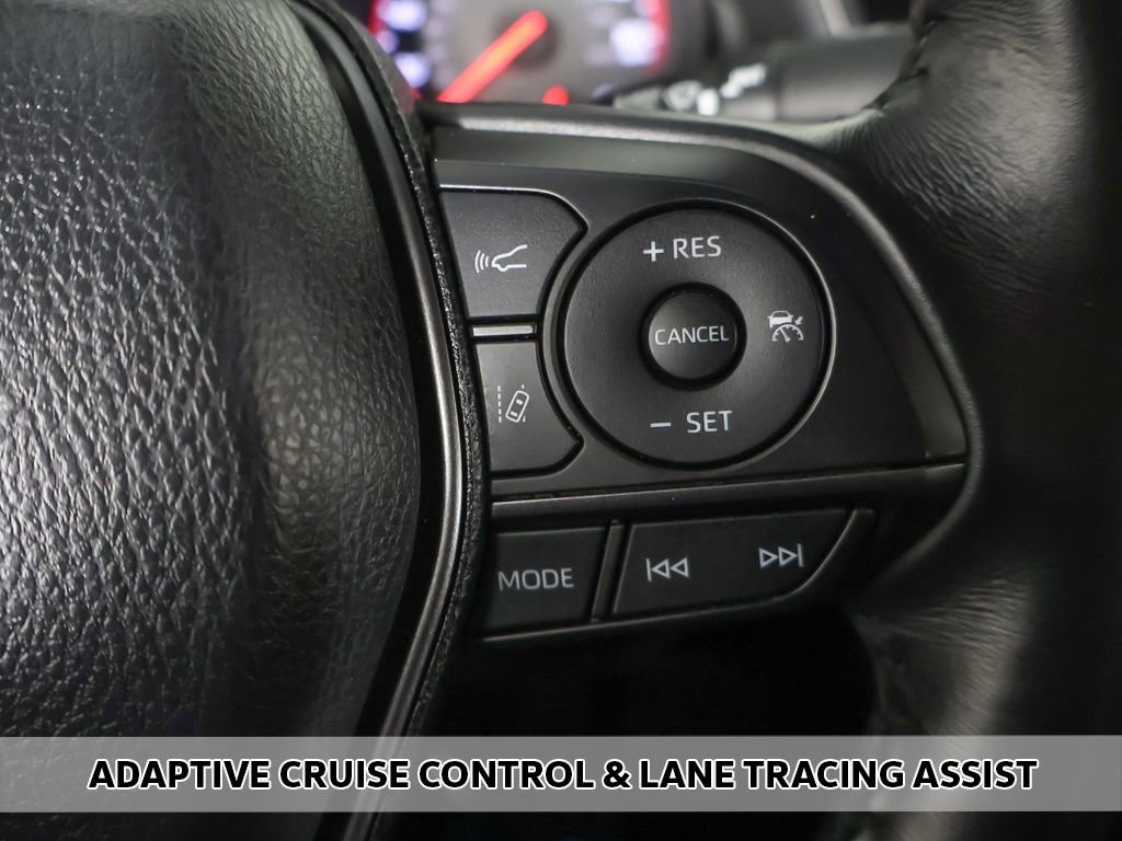 Used 2023 Toyota Camry XSE FWD image 3