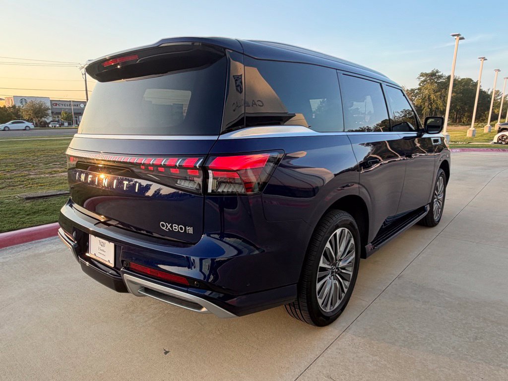 Used 2025 INFINITI QX80 Sensory AWD/4WD image 7