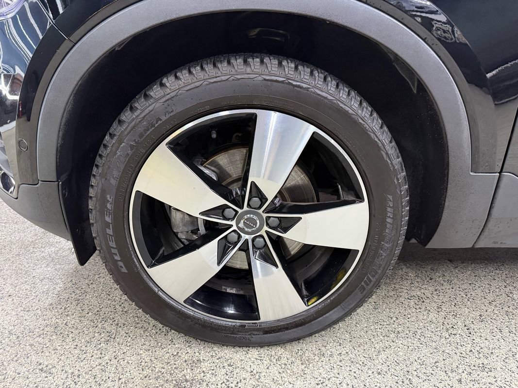 Used 2019 Volvo XC40 T5 Momentum image 35