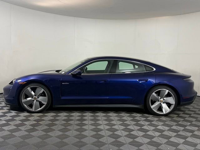 Used 2021 Porsche Taycan video 3