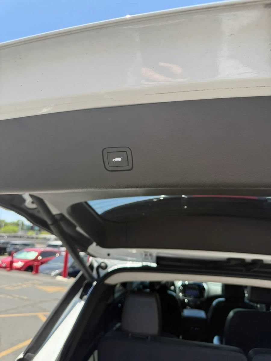 Used 2019 Chevrolet Traverse RS FWD image 18