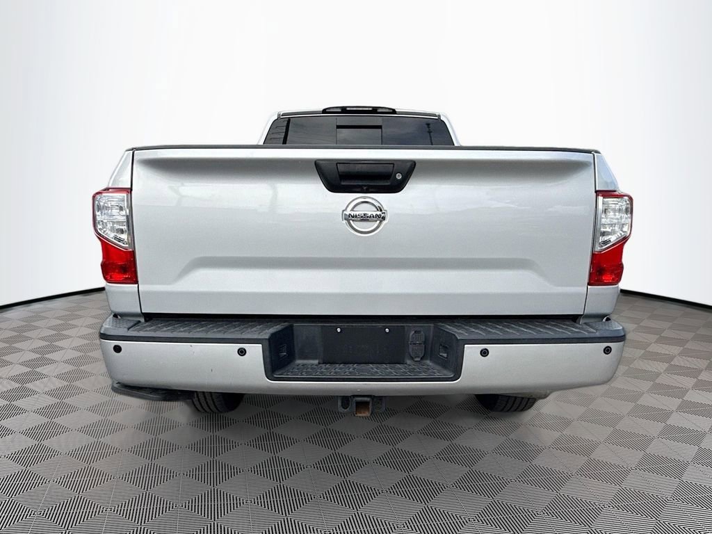 Used 2019 Nissan Titan SV w/ SV Convenience Package AWD/4WD image 6