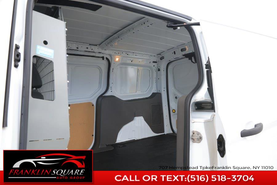 Used 2022 Ford Transit Connect XLT image 21