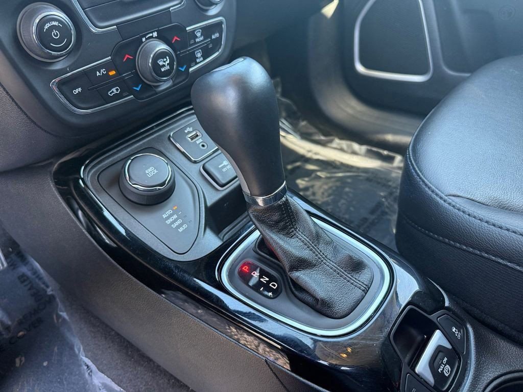 Used 2018 Jeep Compass Latitude w/ Popular Equipment Group image 24