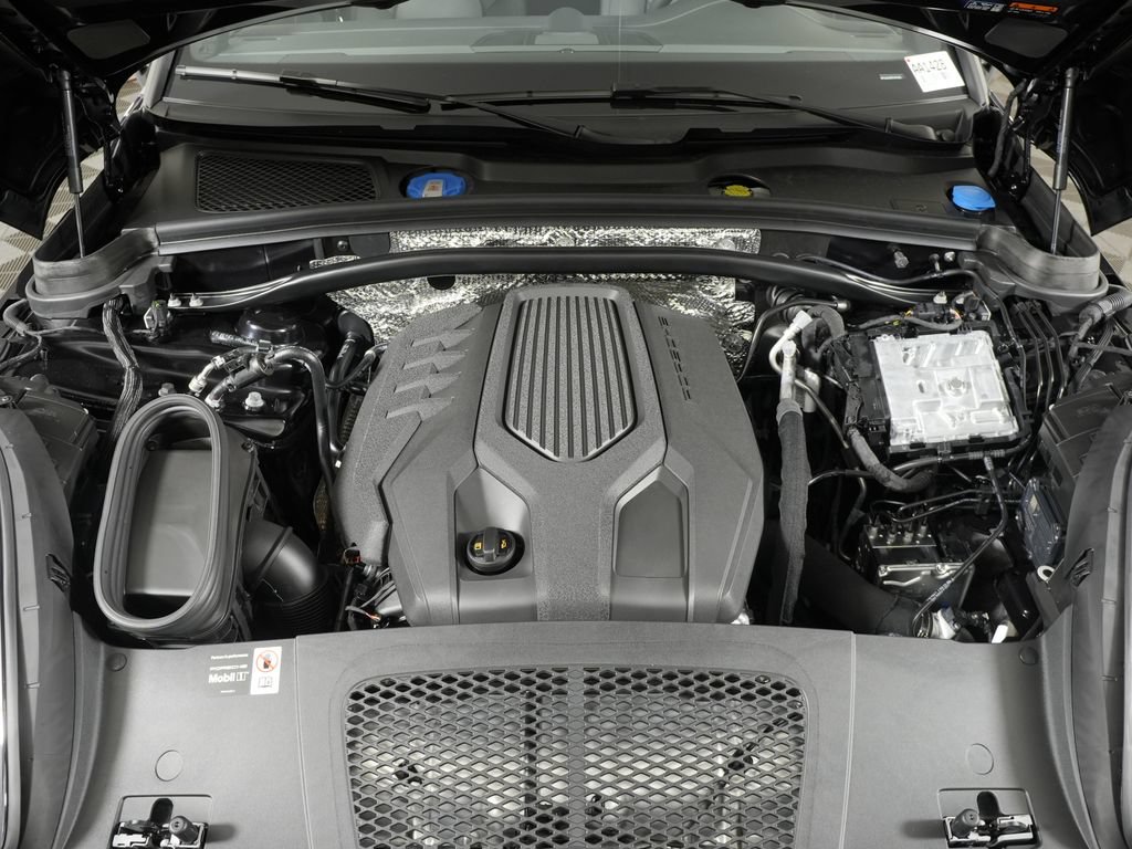New 2026 Porsche Macan AWD/4WD image 38