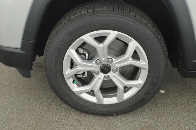 New 2026 Jeep Compass Latitude image 4