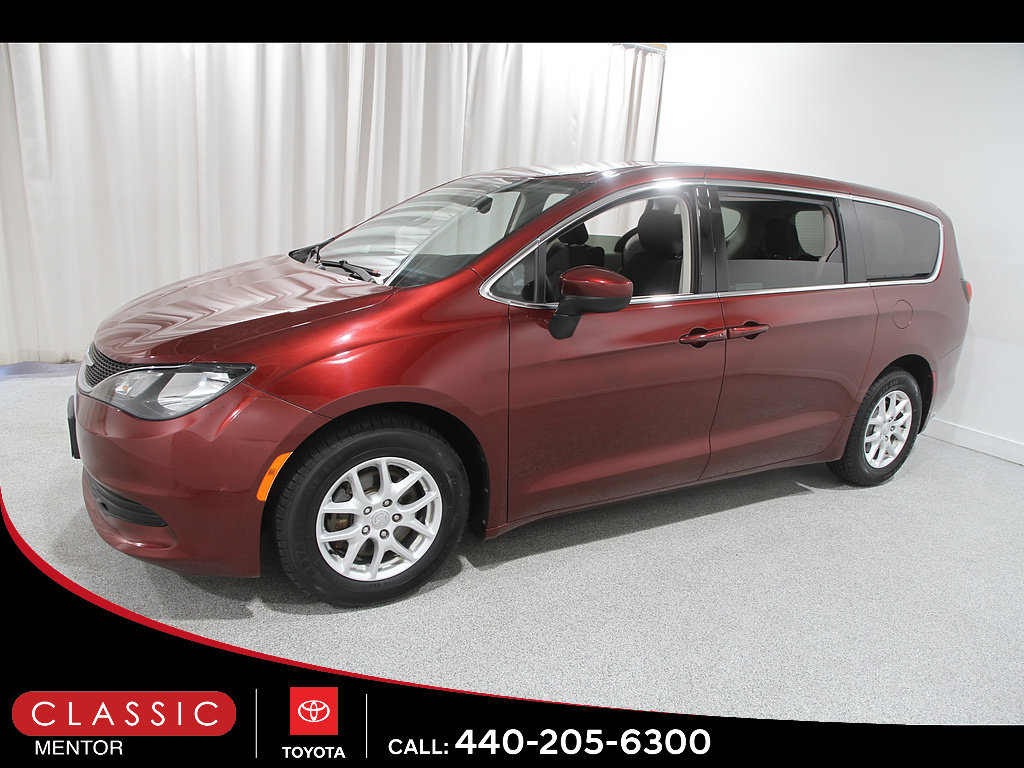 Used 2017 Chrysler Pacifica LX FWD image 3