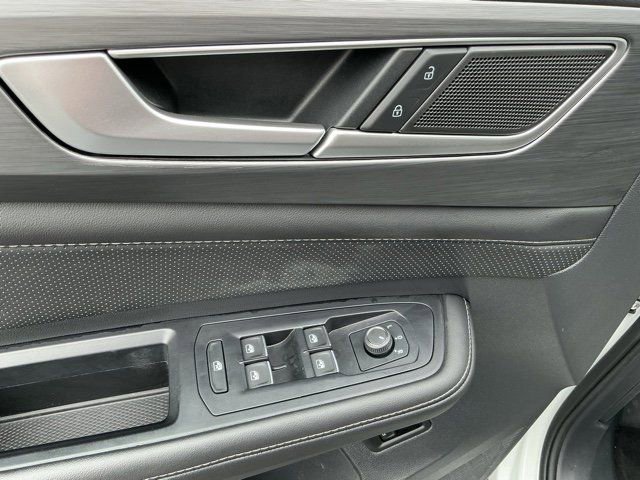 Used 2025 Volkswagen Atlas Cross Sport SE image 17