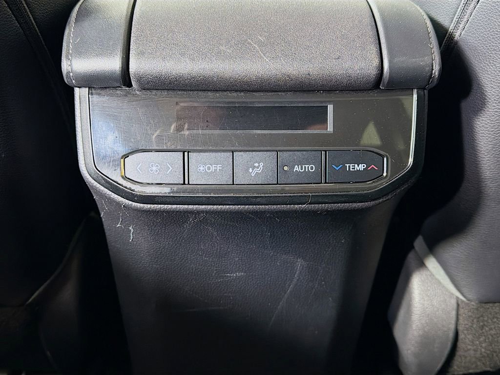 Used 2022 Toyota Highlander Limited image 28