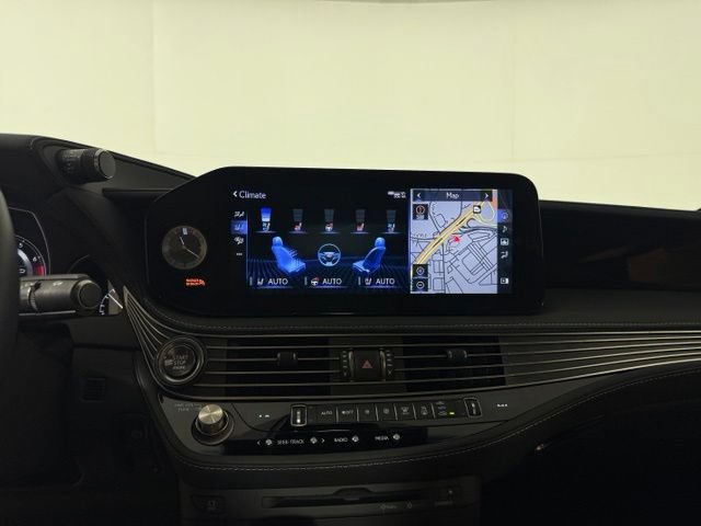 Used 2022 Lexus LS 500 w/ Accessory Package (Z2) RWD image 21